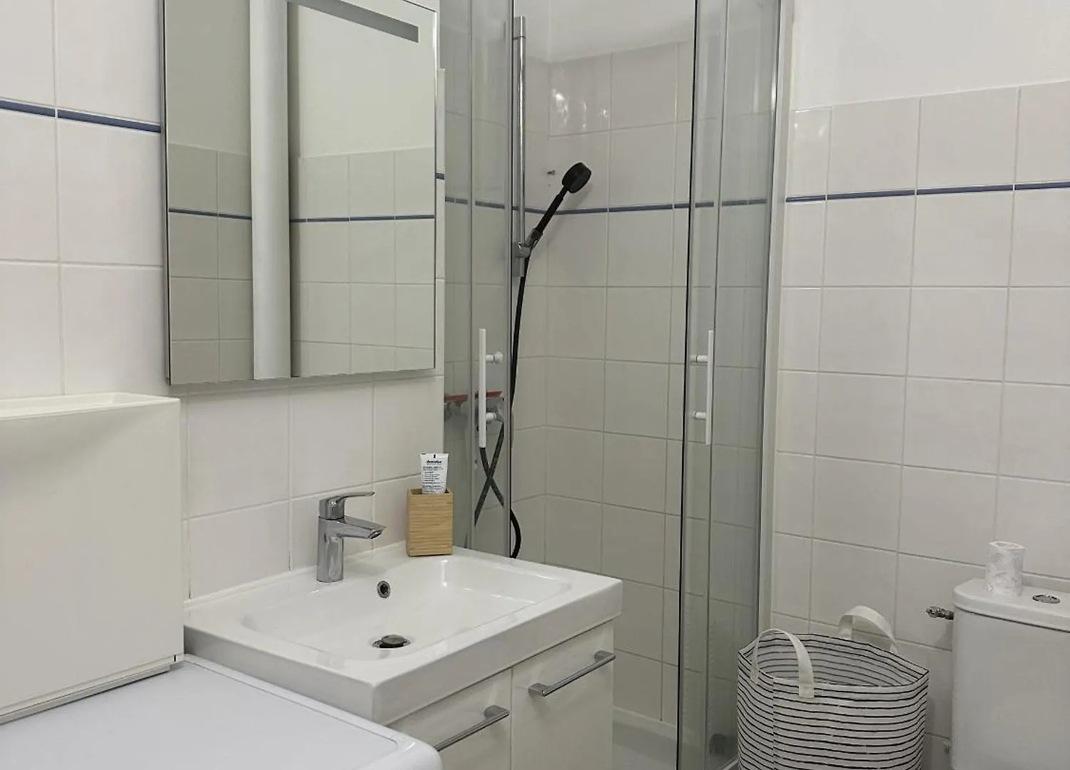Appartement Spacieux Studio De Charme Ideal Pour Les Couples Ou Les Familles Parijs